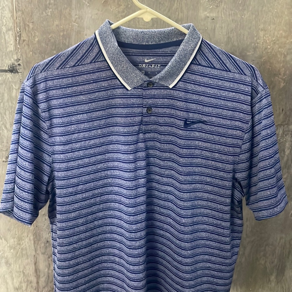 Nike Polo size Medium